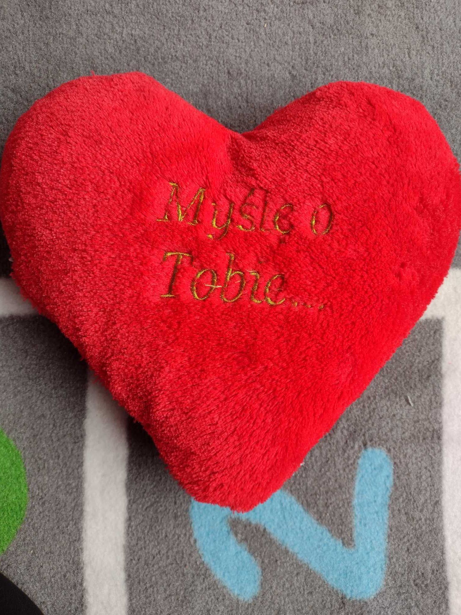Poduszka z napisem "Myślę o Tobie"