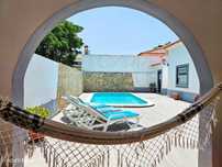Funcional e acolhedora moradia T3+2 com piscina em Barrosa, Benavente.