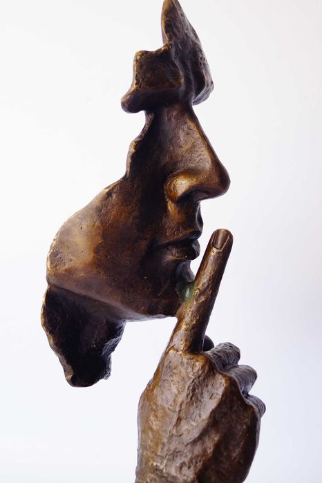 Figura z brązu rzeźba SALVADOR DALI cisza - maska 2