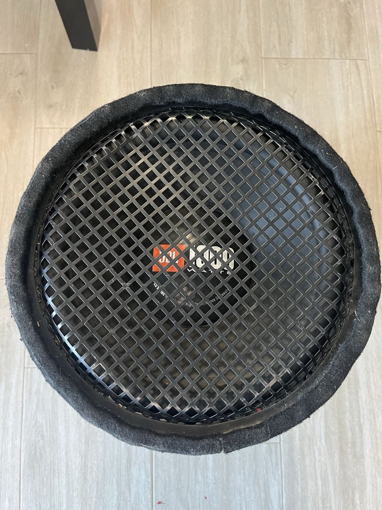 Subwoofer tuba Jbl  i wzmacniacz Crunch