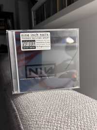 Nine Inch Nails „things falling apart” plyta CD