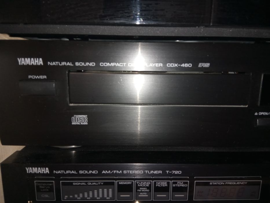 Yamaha CDX 460  CD player