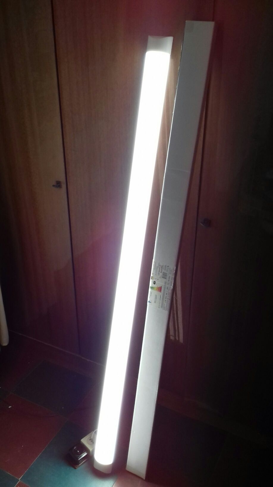 Продам светильник LED
