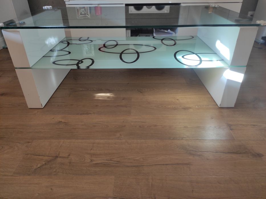 Lakierowana biała ława wysoki połysk