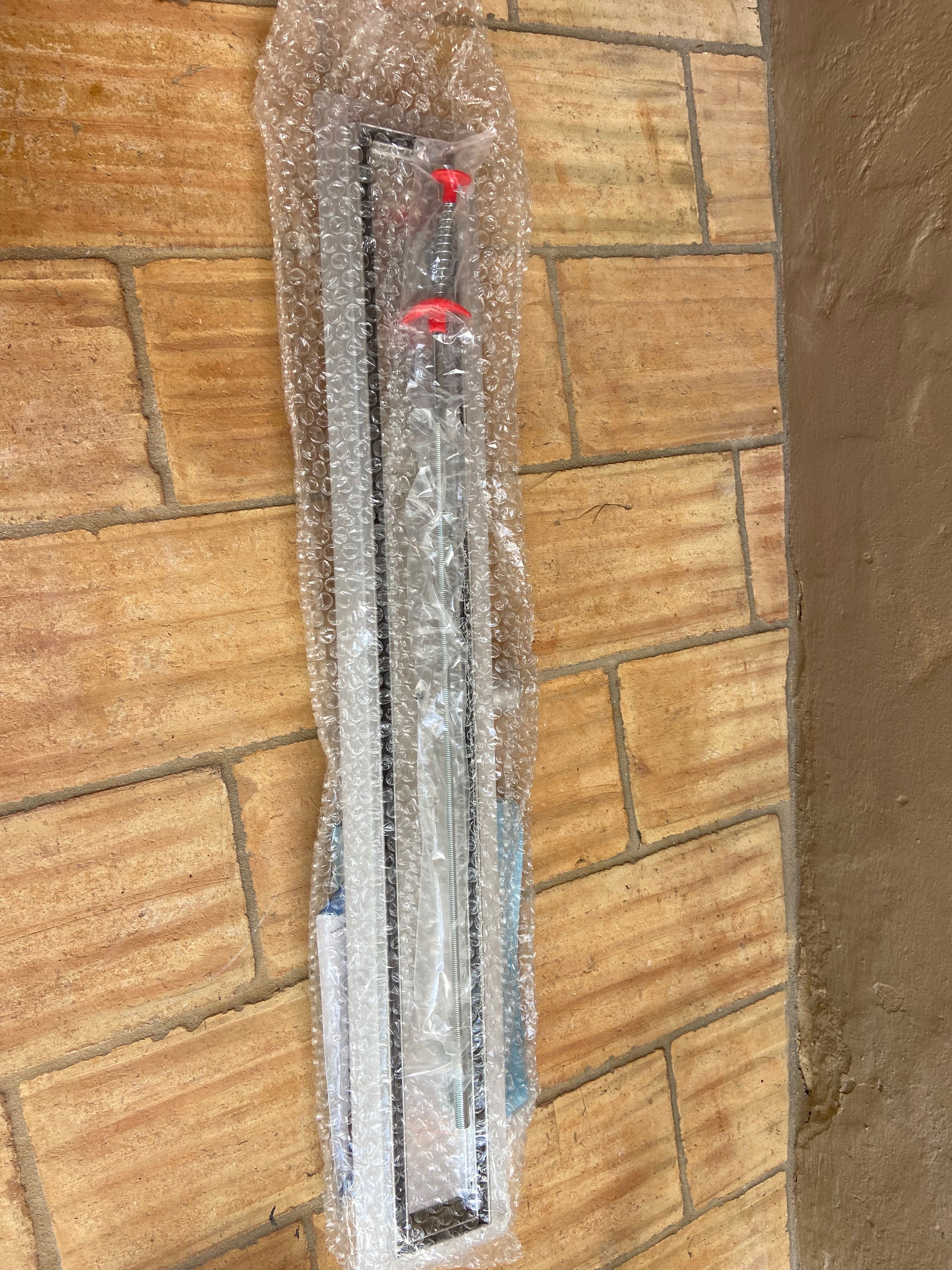 Calha de duche BERNSTEIN GT02 em aço inox para cabina de duche 80cm