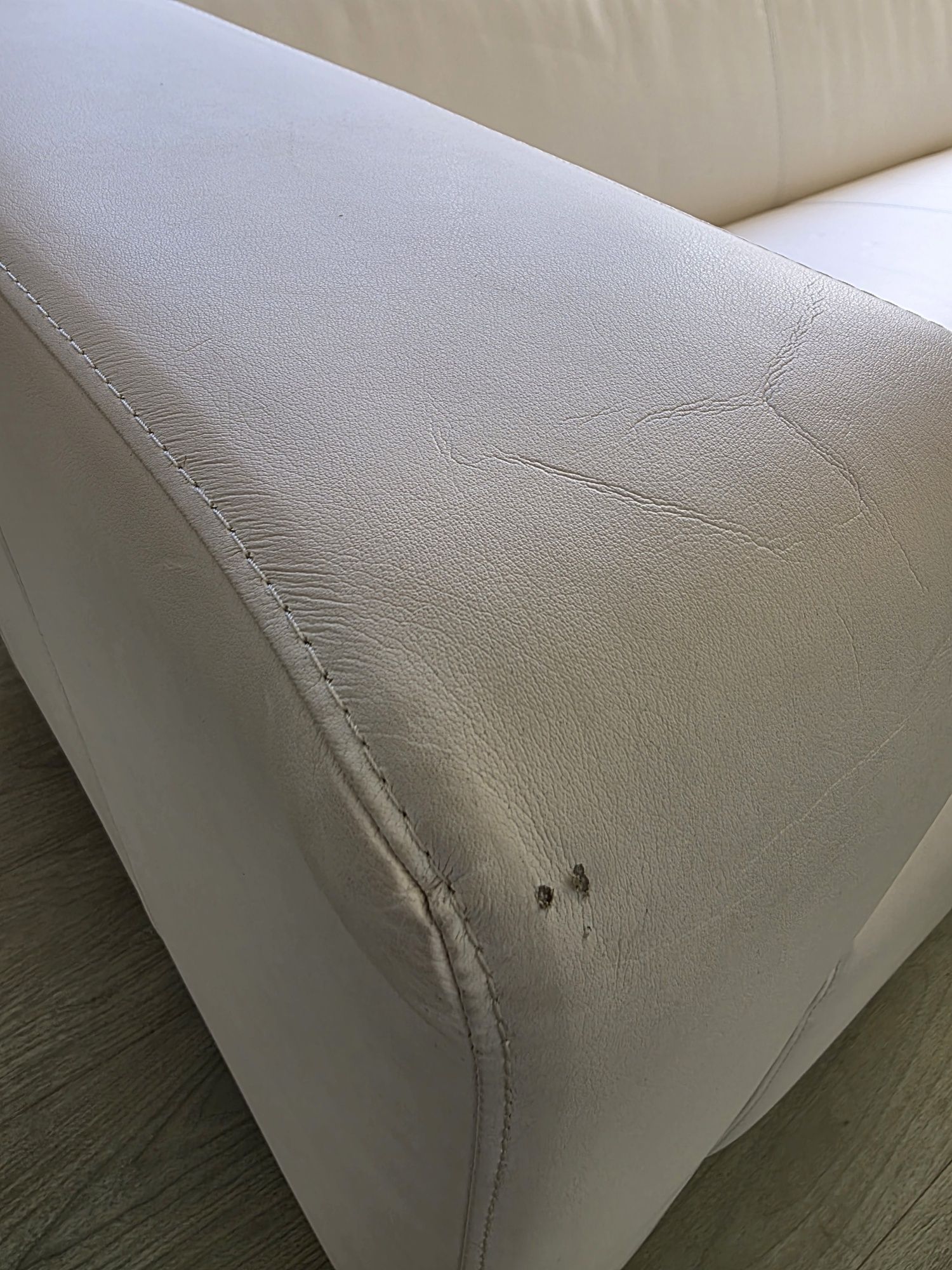 Sofá IKEA Pele Branco Klippan