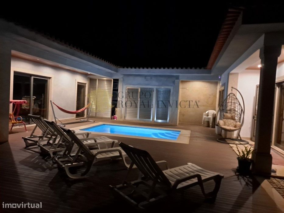 Moradia térrea V4 com piscina em Paredes