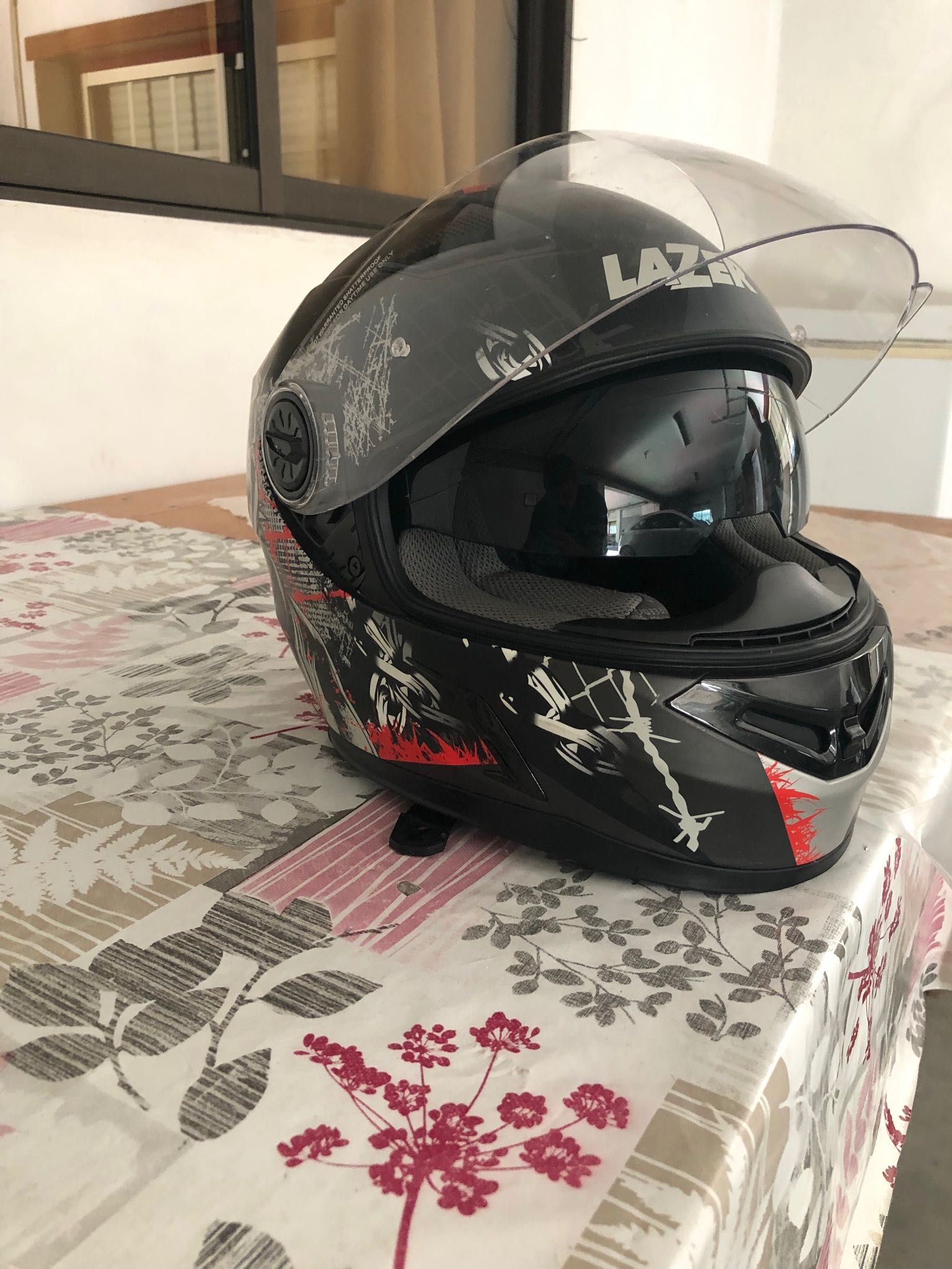 Capacete mota fechado