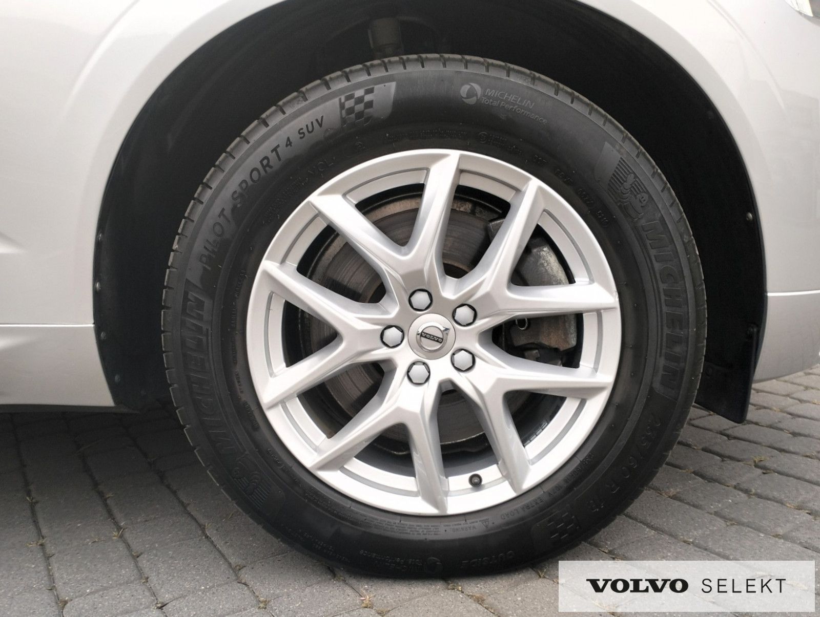 Volvo XC 60 XC60 B4 B 197KM + 14KM, Momentum, FV 23%, Salon PL, Pompa oleju ŁAŃCUC