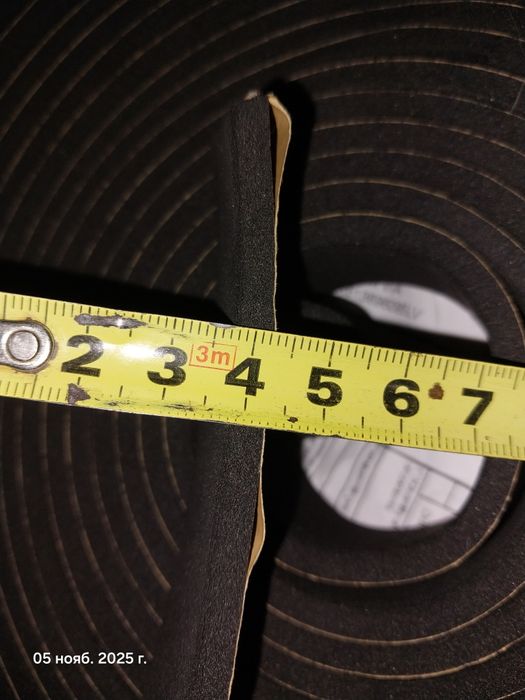 Самоклеящаяся губчатая уплотнительная лента