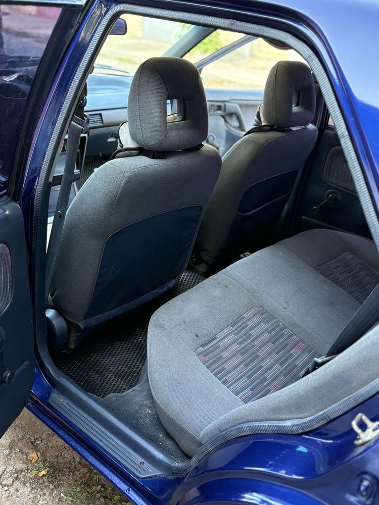 Продам Mazda 323bg