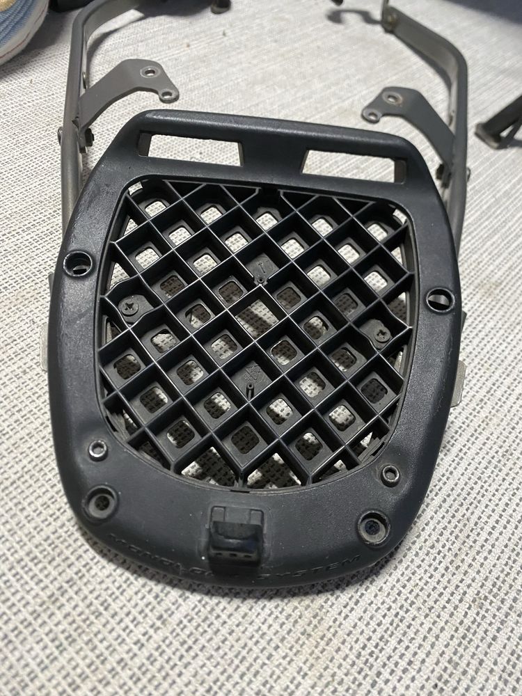 Top case e ponteira hornet 600