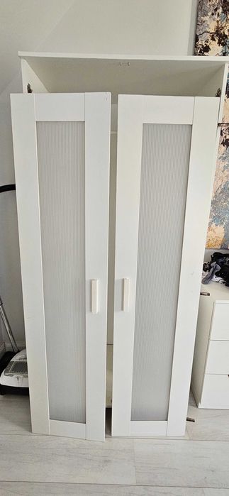 Biała szafa IKEA