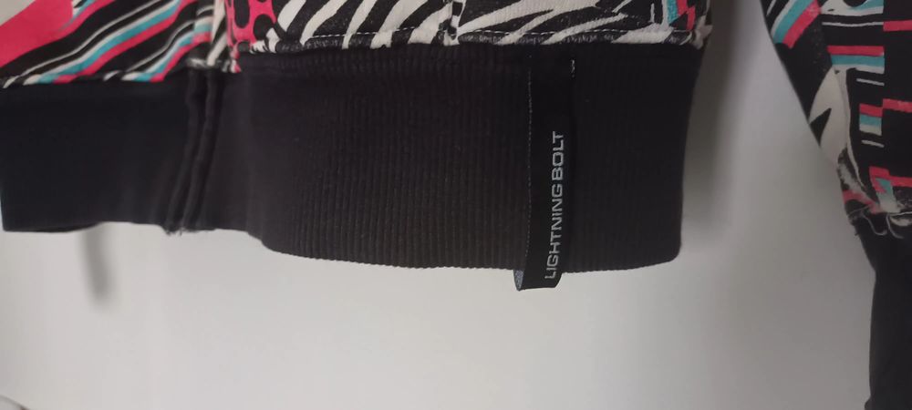 Casaco com fecho Lightning Bolt XS- medidas nas fotografias