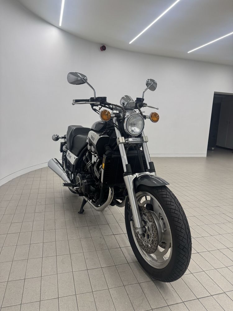 Yamaha V-Max 1200 Full Power Carbon Edition