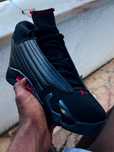 Tenis Jordan 14.