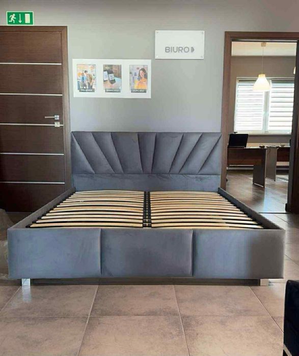 Łóżka sypialniane, tapicerowane