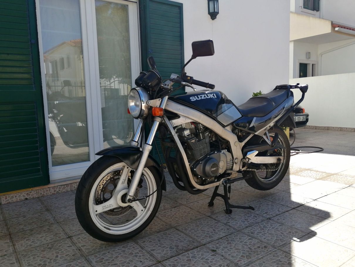 Suzuki GS500E 38.2kW/52cv