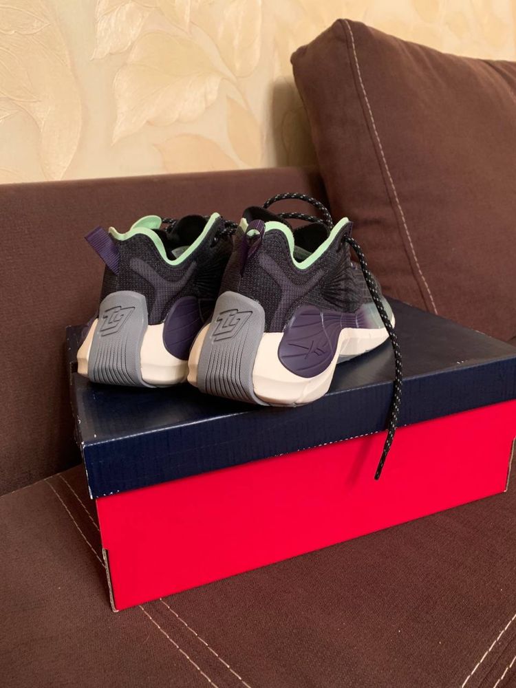 Reebok кросівки