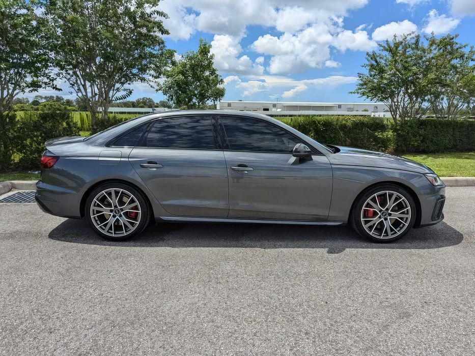 Audi S4      2020