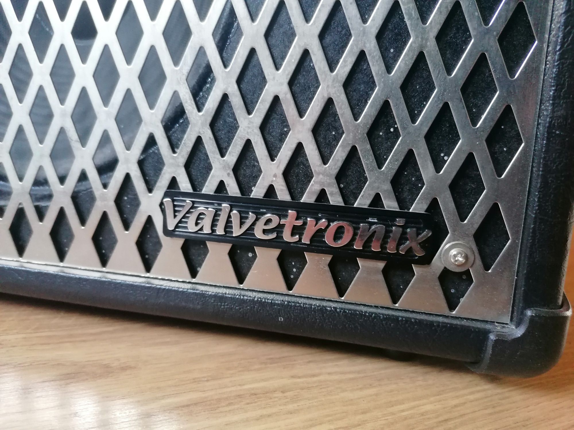 Wzmacniacz gitarowy  Vox Vt30 Combo gitarowe hybryda