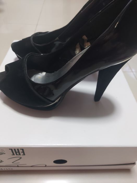 Sapatos feminino de salto alto preto da Just