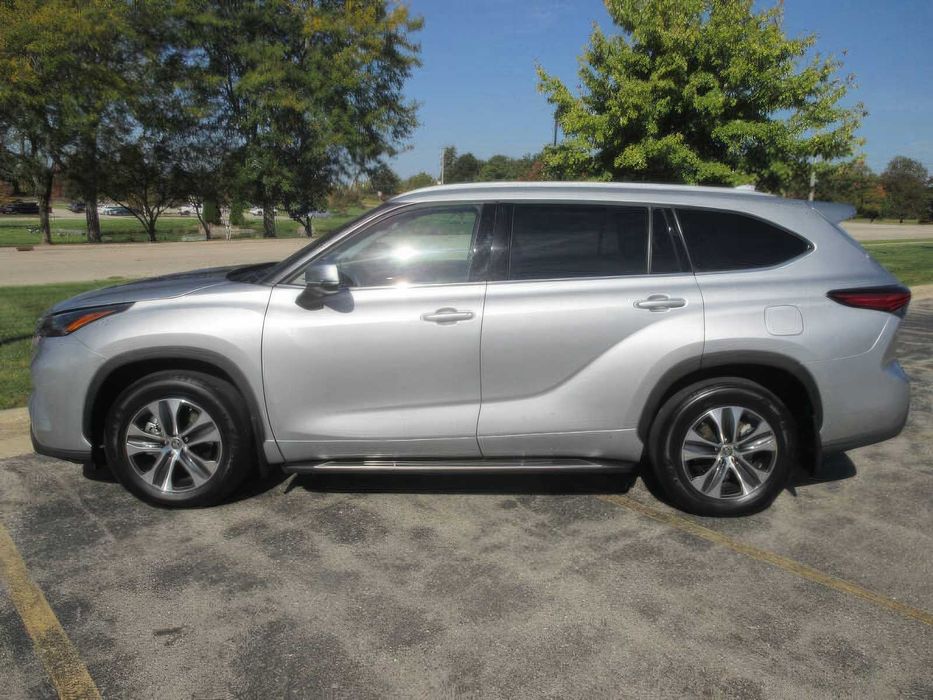 Toyota Highlander XLE      2022