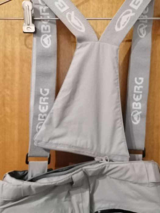 Calças com suspensórios para neve tam 7-8 anos