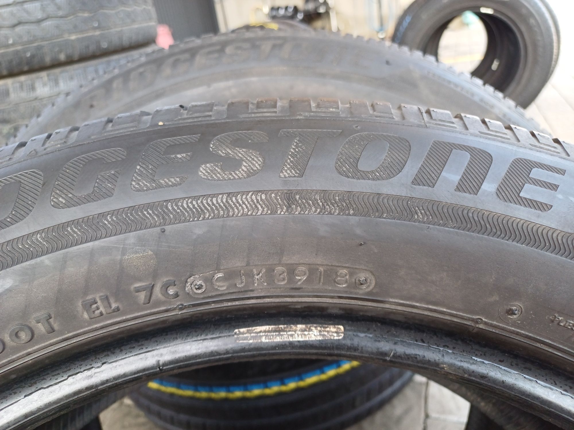 235 55 18 Bridgestone made in Japan