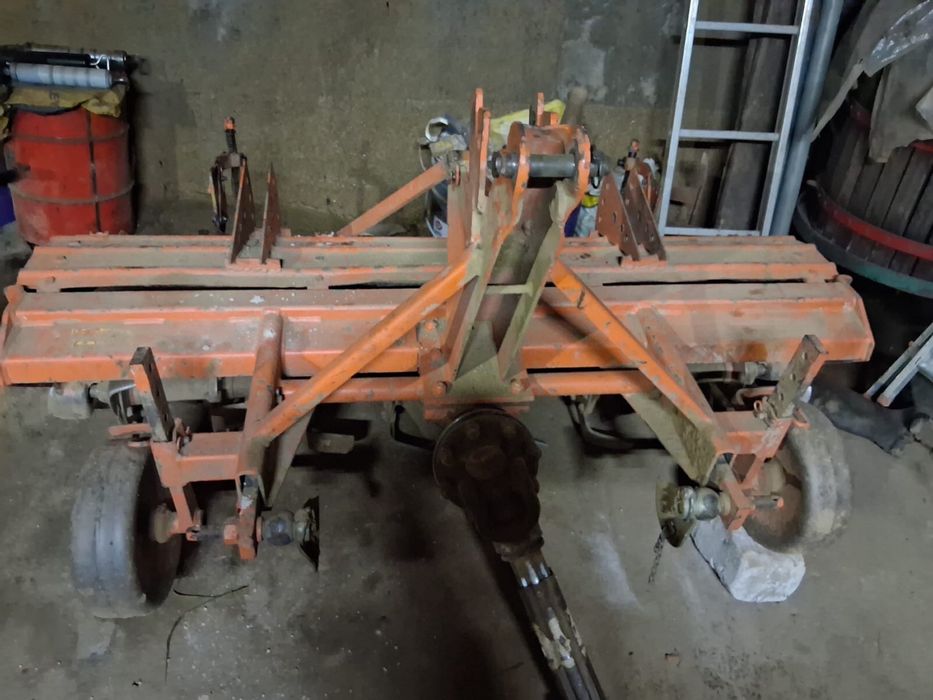 Vendo frese galucho 1700 com avrerregos hidralicos