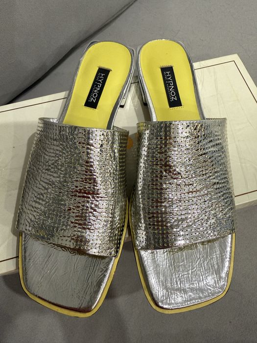 Шльопанці жіночі