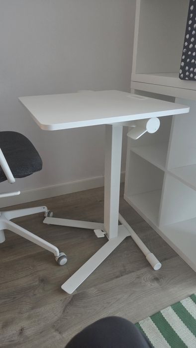 Stolik pod komputer Ikea Mittzon
