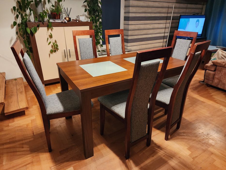 Stół ciemne drewno do salonu jadalni