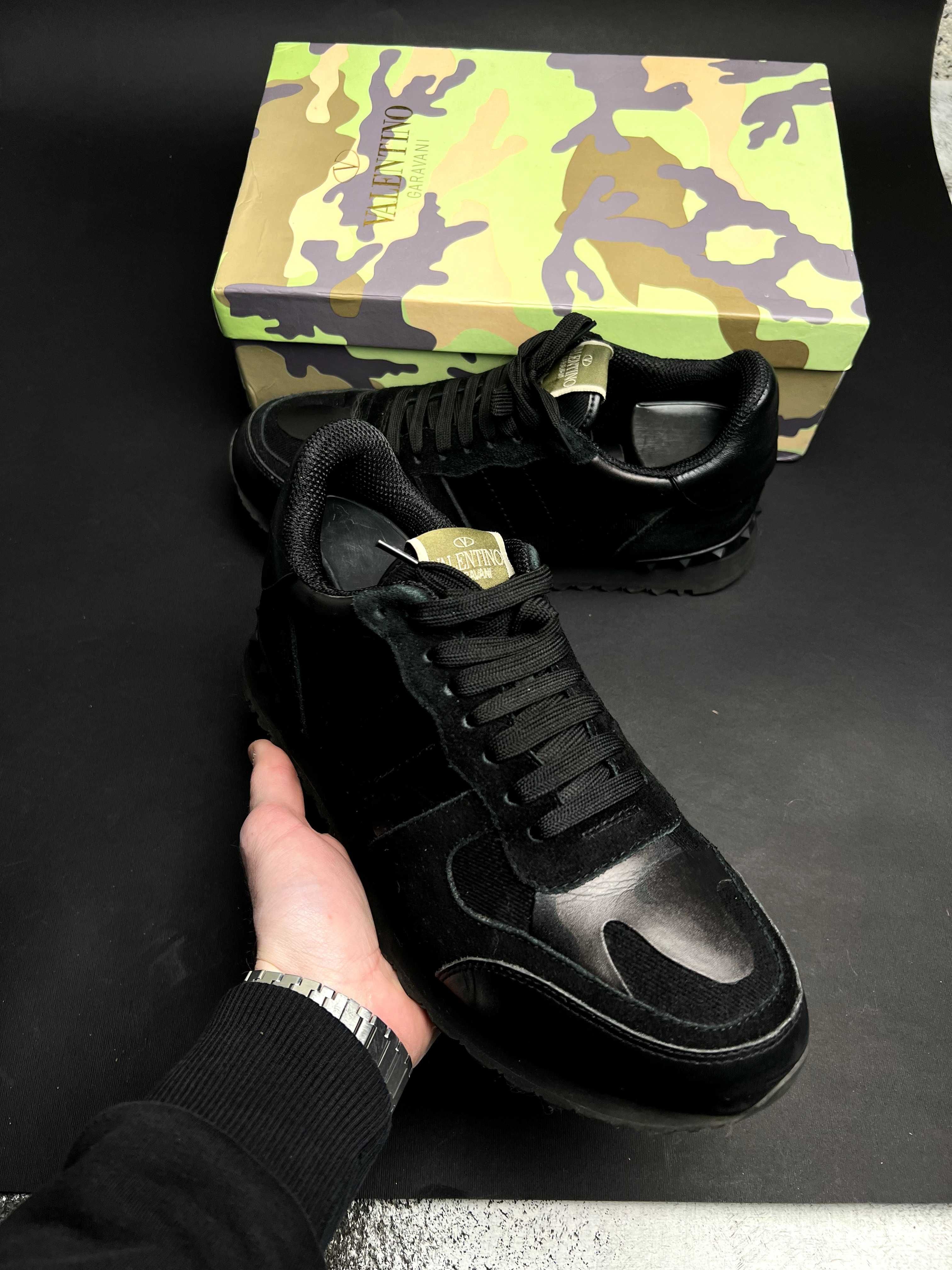 Кросівки чорні чоловічі Valentino Garavani Camouflage Noir Rockrunner