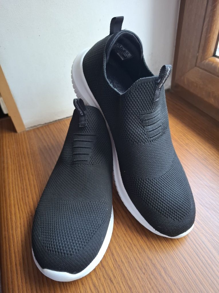 Кросівки літні Skechers р.40