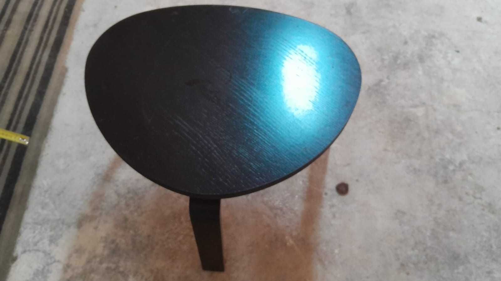 Small Black Round Tables – Compact & Stylish