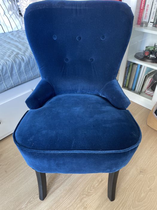 Cadeirão azul veludo IKEA