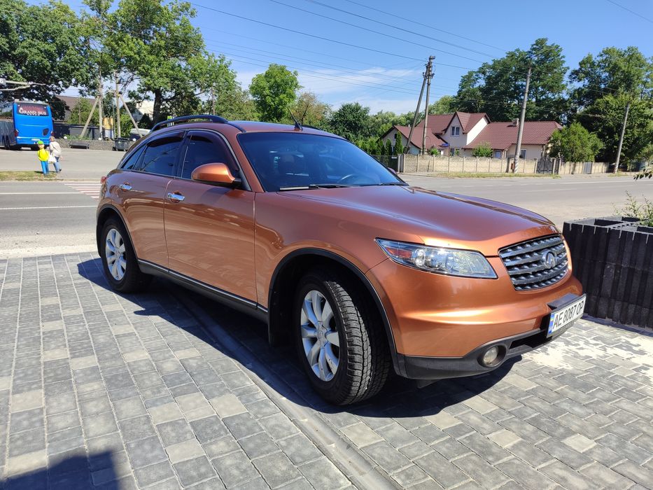 Infiniti fx35 у гарному стані