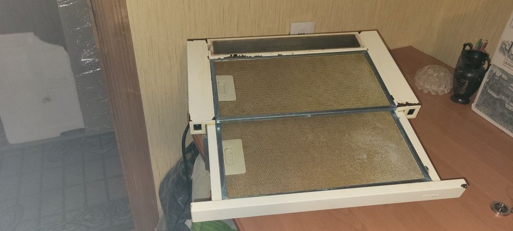 Витяжка кухонна вбудована
