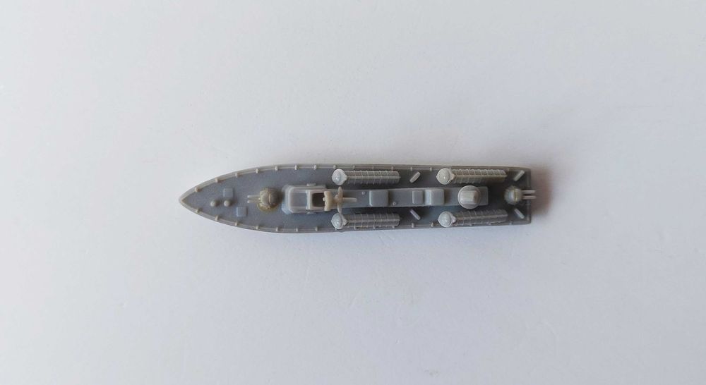 Kit montado de modelismo 1/700 em plástico do Patrulha Osa II