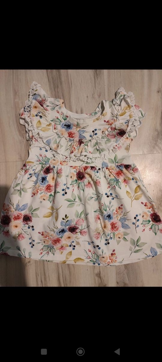 Sukienka w kwiaty r. 80