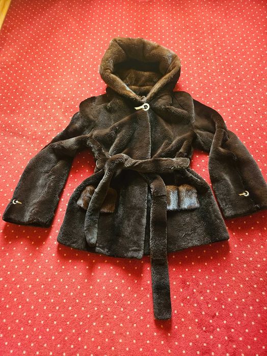 Продам кожушок із норки шоколадного кольору