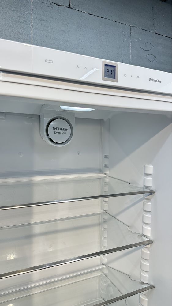Білий Холодильник Miele K28302D WS! 386L, LED