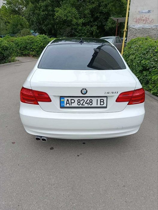 BMW 328i (E92) 2011 рік