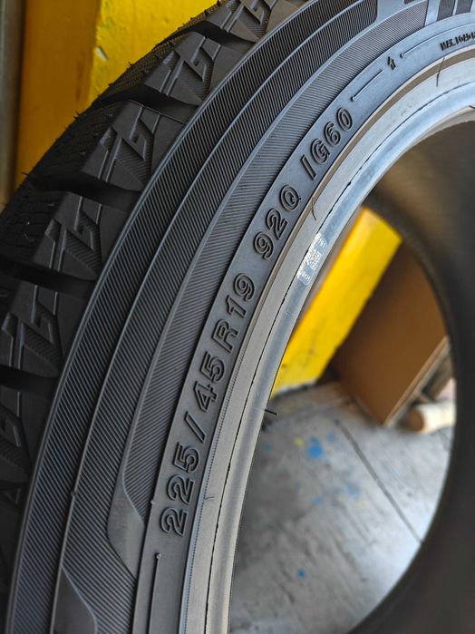 Yokohama Ice Guard G60 R19 225 45 шини зимові як нові 24р