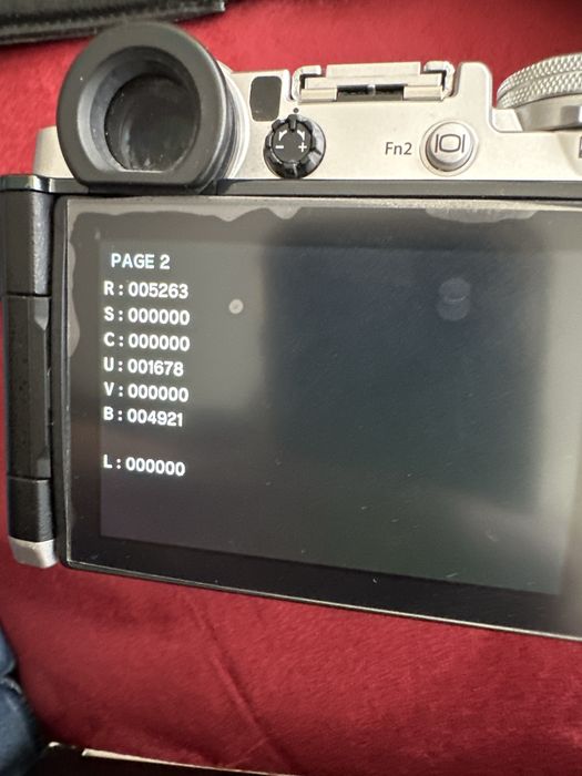 Olympus Pen-F prateada