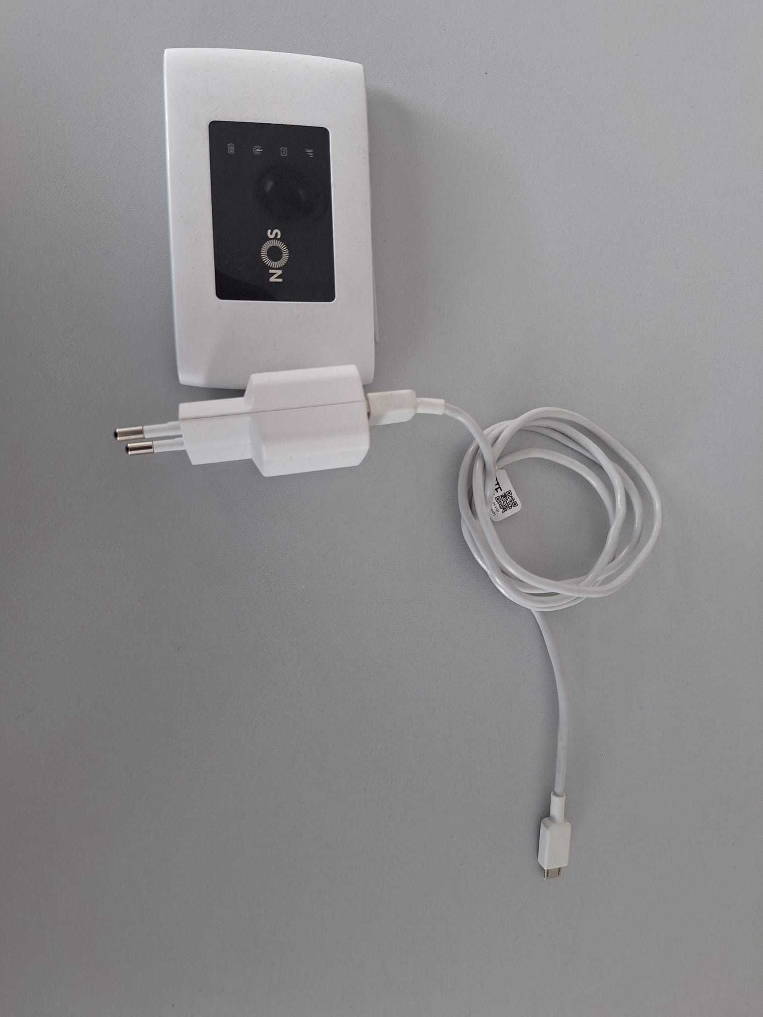 Hostspot Router ZTE MODEL IMF 920 U com carregador