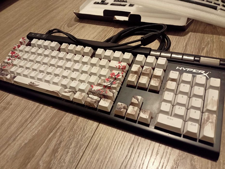 Klawiatura hyperx alloy elite 2 +, keycapy plum blossom