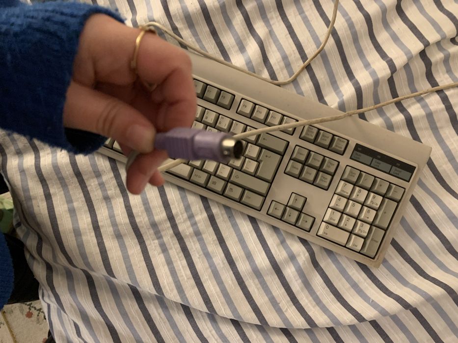 Vários teclados computador