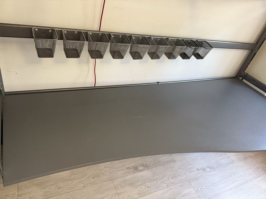 Łóżko piętrowe z biurkiem svärta ikea .